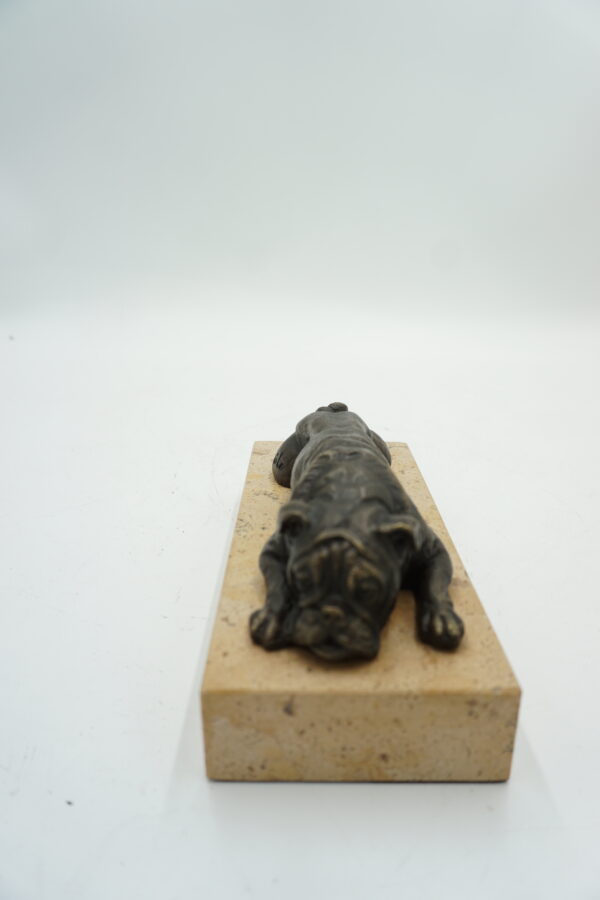 Figura z Brązu – Leżący Mops / Buldog